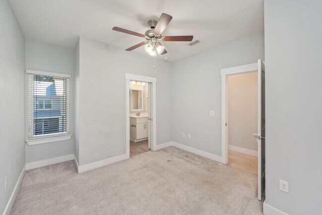 Building Photo - 147 N Sand Palm Rd