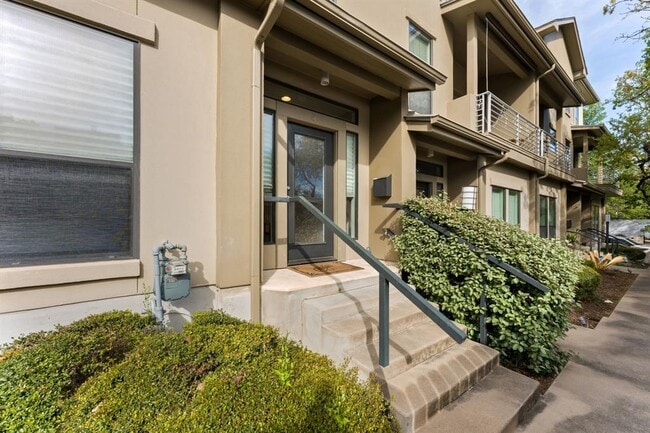 Building Photo - 4 Exposition Blvd