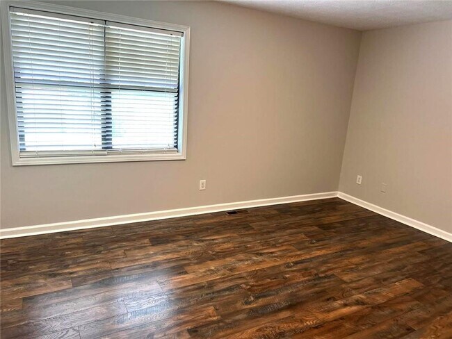 Building Photo - 3177 Pinto Dr