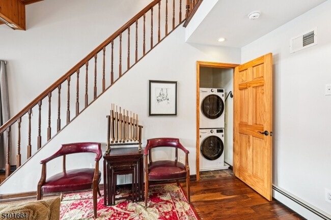 Building Photo - 197 Point Breeze Dr