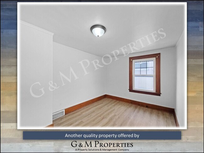 Building Photo - 1564 Mt Hope Ave