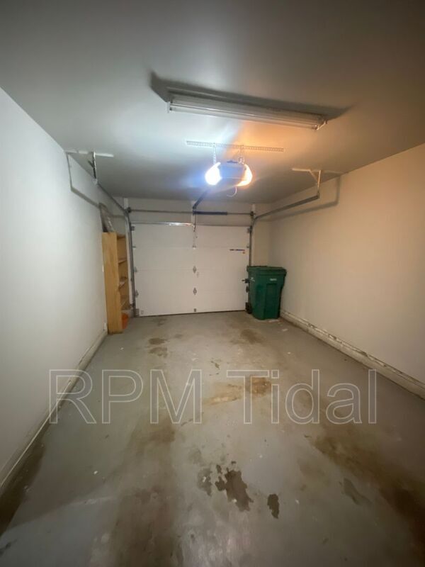 Building Photo - 610 Guy Ln