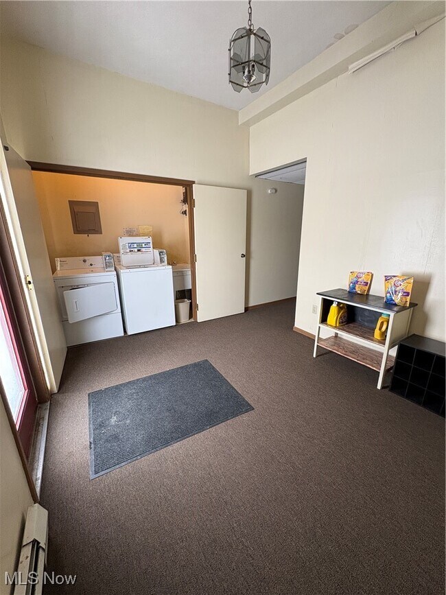 Building Photo - 5936 Callaway Cir