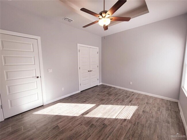 Building Photo - 3716 Valeria St