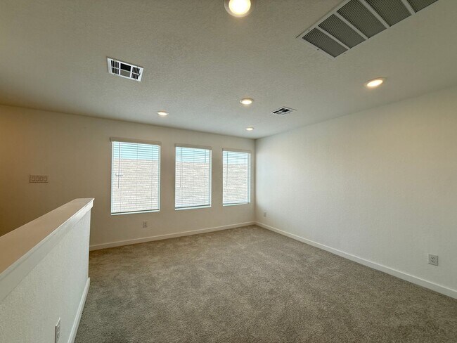 Building Photo - Brand New Lennar Home | 4 Bed | 3.5 Bath |...