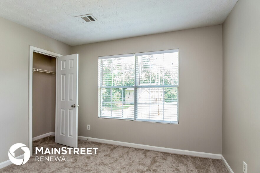 Building Photo - 1305 Sandybrook Ct