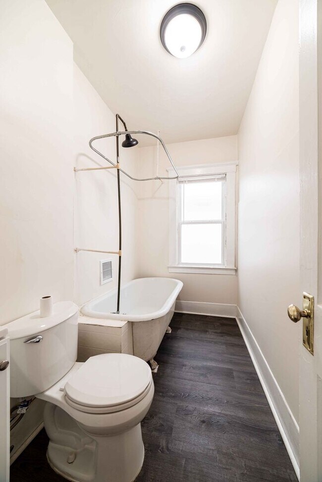 Building Photo - 3426/3428 Evaline - FDR - T