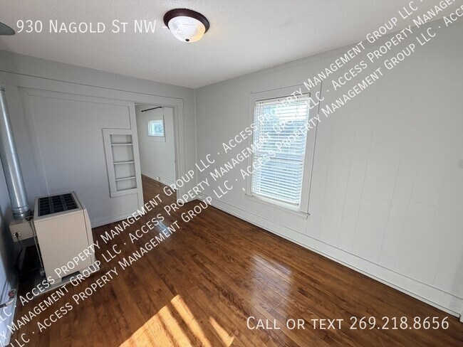Building Photo - 930 Nagold St NW