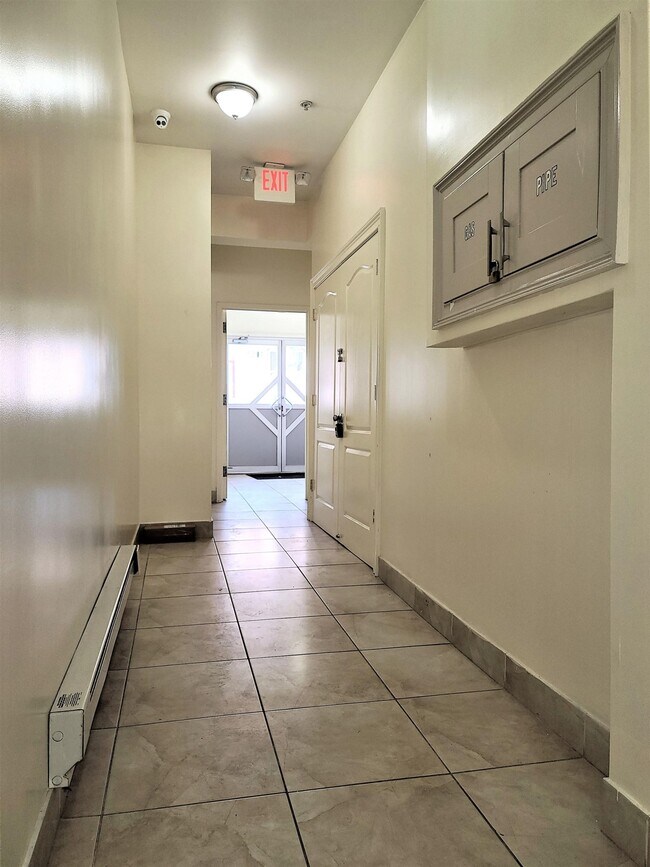 Building Photo - 1000 West St