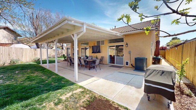 Building Photo - 45066 Palo Vista Dr