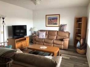 Building Photo - 768 Leisure World