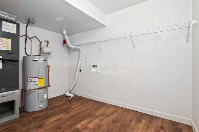 Building Photo - 716 Plankway Dr