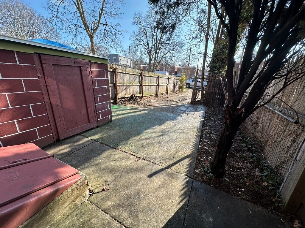 Building Photo - 139 Coral St