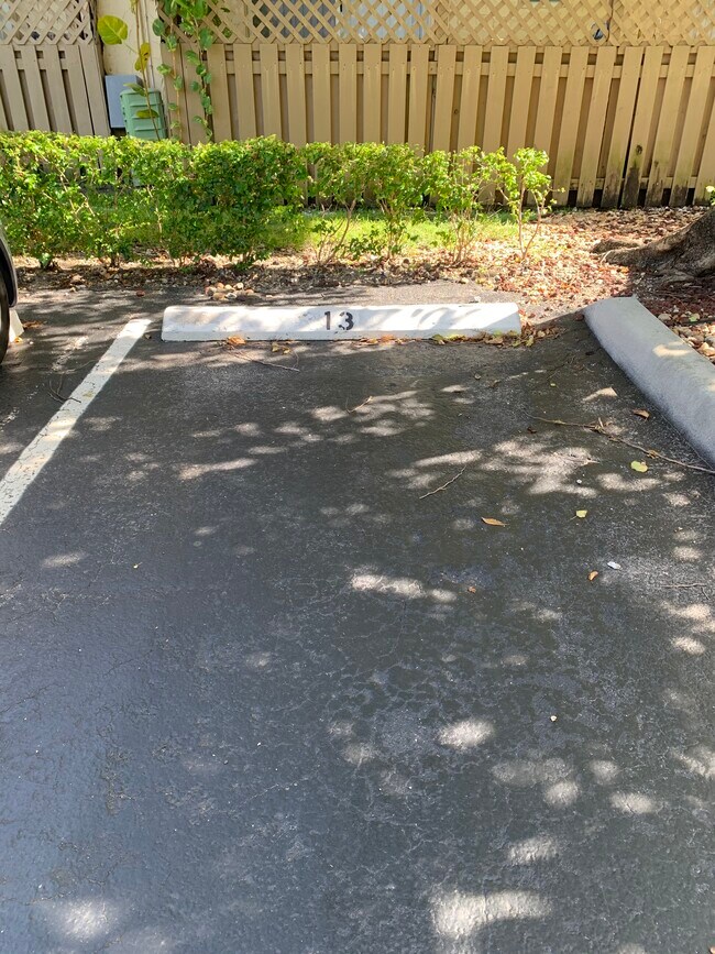 Building Photo - 8650 SW 109th Ave