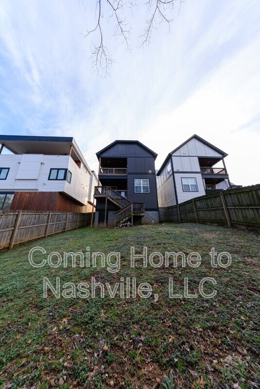 Building Photo - 2221 24th Ave N