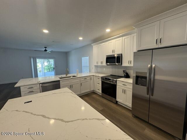 Building Photo - 982 Villa Dr