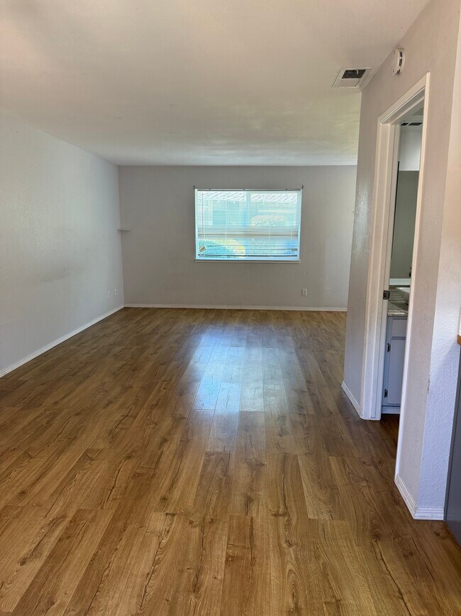 Building Photo - 1501-1505 Black Oak Dr. Stockton, CA
