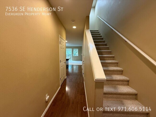Building Photo - 7536 SE Henderson St