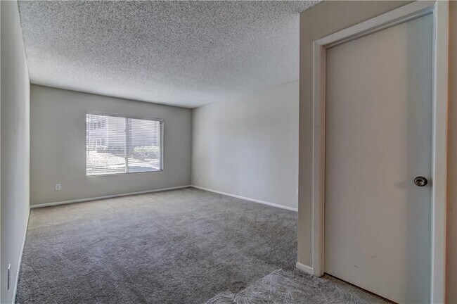 Building Photo - 123 Fair Haven Way