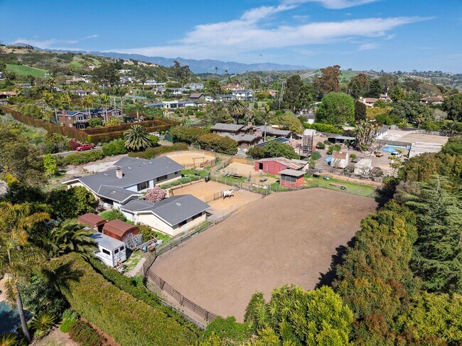 Building Photo - Discover Your Dream Sanctuary at Braemar Ranch, Yankee Farm!