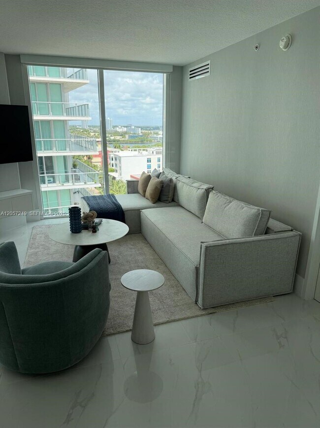 Building Photo - 250 Sunny Isles Blvd