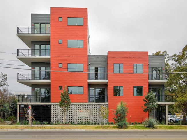 Building Photo - 1615 E 7th St