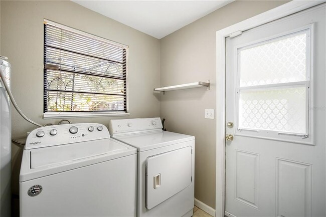 Building Photo - 3909 W Iowa Ave