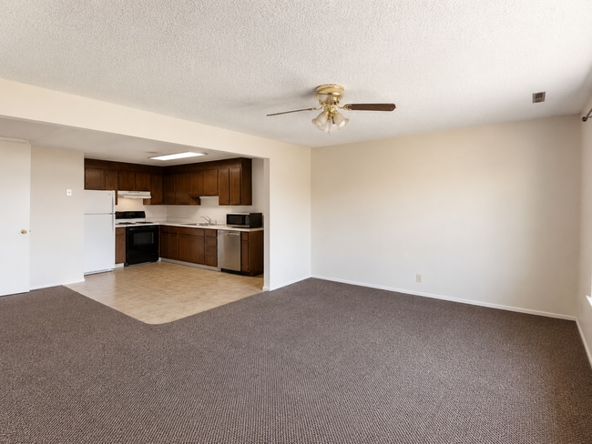 Building Photo - 745 1350 S