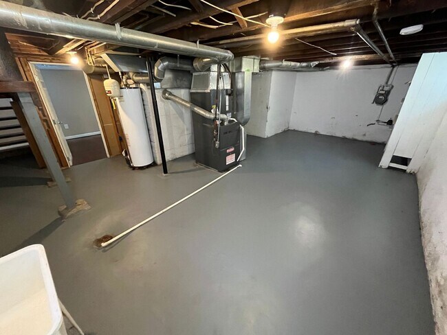 Building Photo - 348 Chase Ave