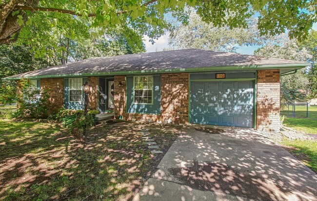 Primary Photo - Cozy 3 Bed with a GORGEOUS patio and backyard