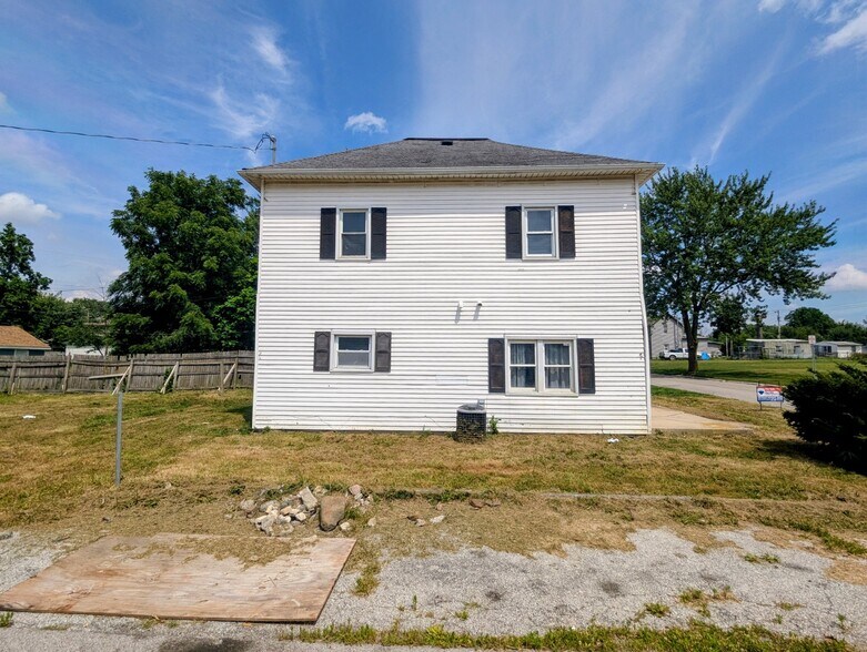 Building Photo - 822 W Franklin St