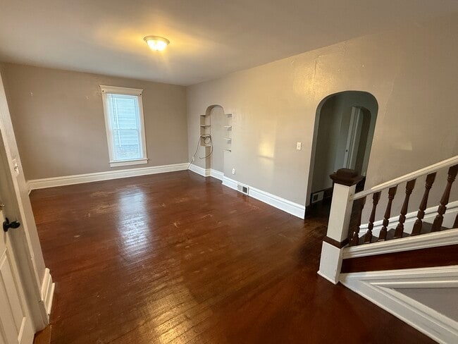 Building Photo - 429 Maple Ave