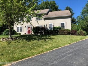 Building Photo - 7 Clearwater Ct