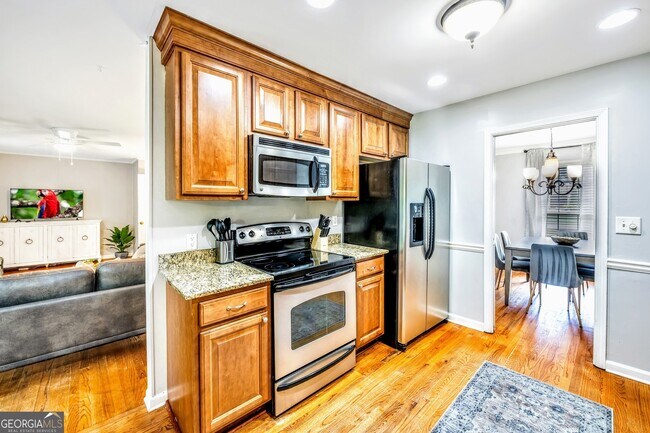 Building Photo - 801 Mockingbird Ln