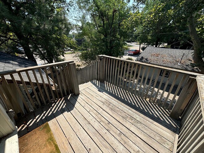 Building Photo - 2301 W Regan Ave