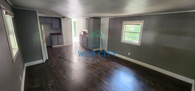 Building Photo - 15391 Flud Rd