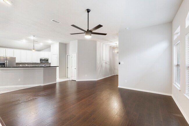 Building Photo - 35 Auburn Path Dr