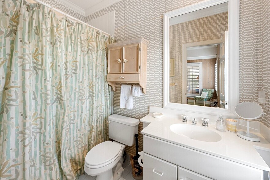 Building Photo - 64 Tradewind Ct