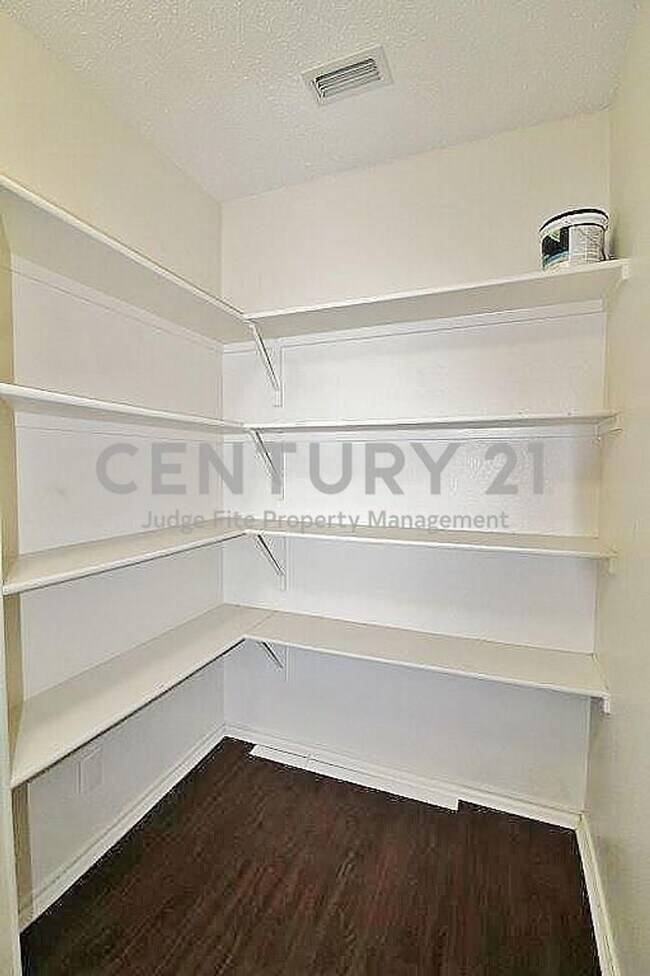 Building Photo - Wonderful 3/2/2 in CROWLEY ISD For Rent!