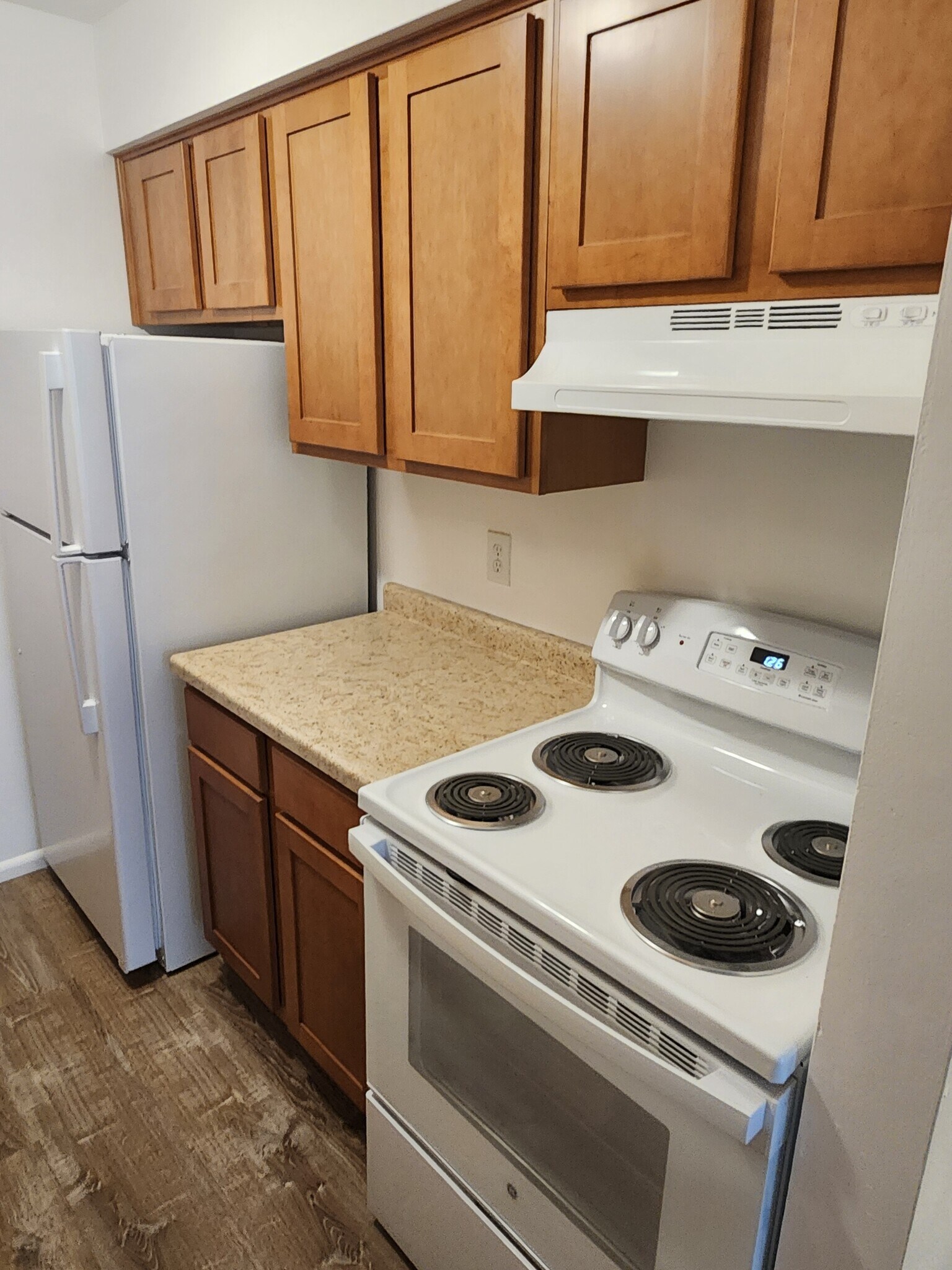 Building Photo - 5700 W Wahner Ave