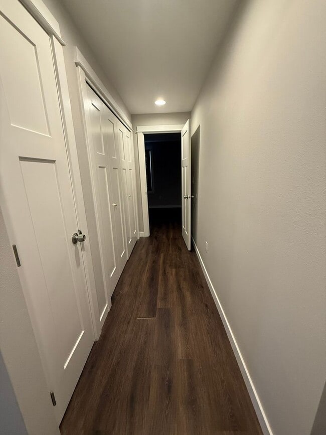 Building Photo - Beautifully renovated Pet Friendly Two Bed...