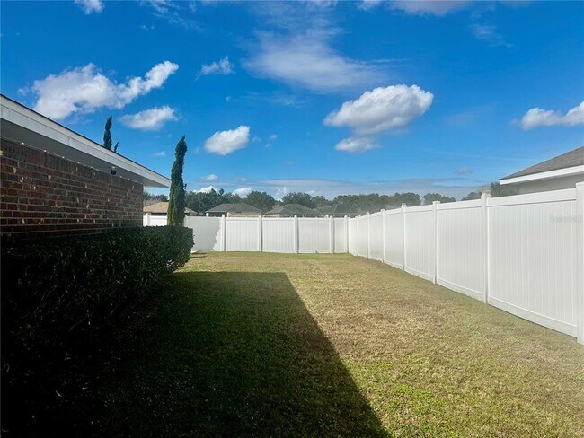 Building Photo - 6248 SW 48th Ave