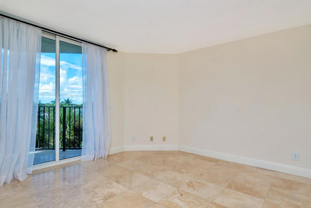 Building Photo - 2565 S Ocean Blvd