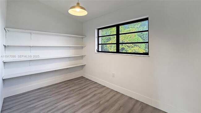 Building Photo - 8877 SW 36th St