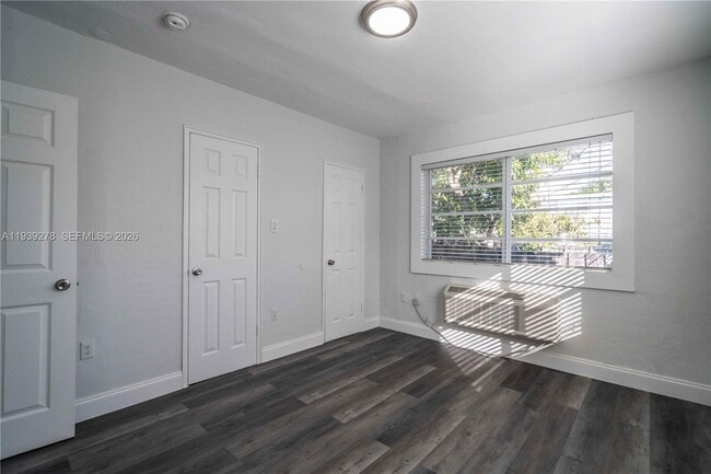 Building Photo - 7925 Hawthorne Ave