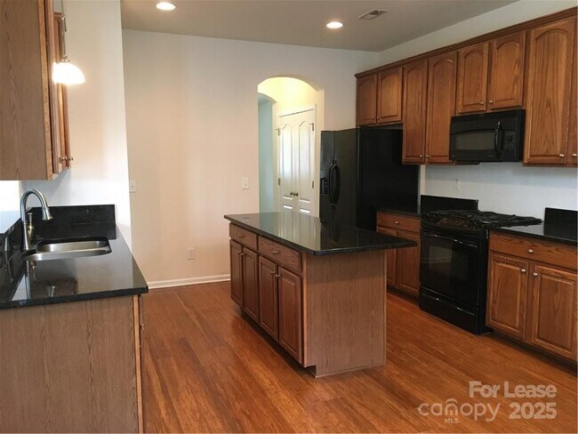 Building Photo - 6512 Manitoba Ln