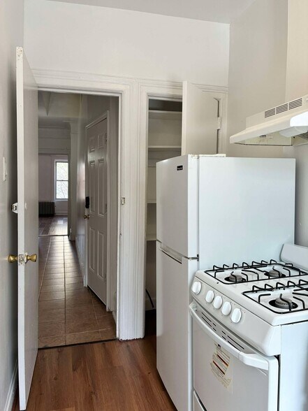 Building Photo - 556 W 161st St