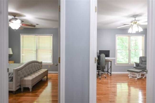 Building Photo - 304 Bridle Path