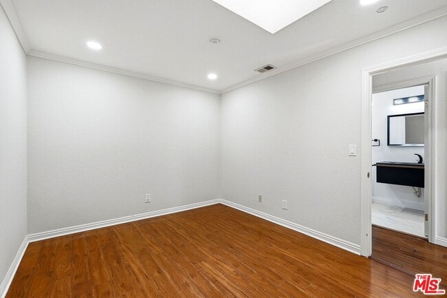 Building Photo - 2406 Aviation Blvd