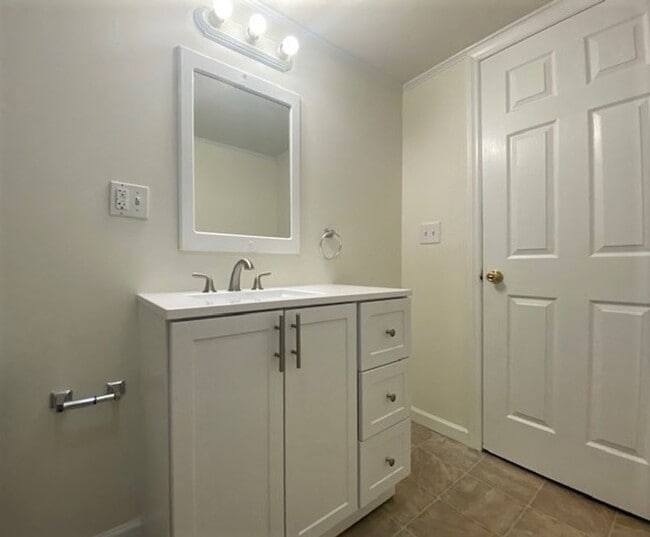 Building Photo - 3bed, 2ba Bungalow - 5 minutes from Downtown Kannapolis